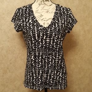 Apostrophe nice ladies top. L/G